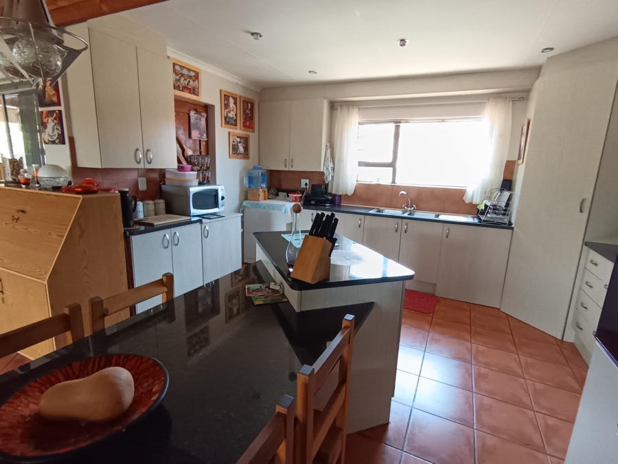 4 Bedroom Property for Sale in Wavecrest Eastern Cape